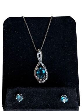 Kay Jewelers 925 Italy Sterling Silver London Blue Topaz Necklace & Earring Set